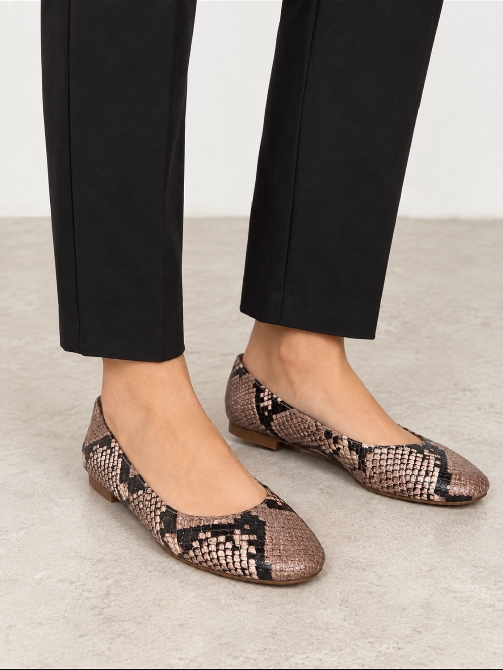 Steve Madden Danni Ballet Flats Tan Snakeskin Print Round Toe Slip On Size 5
